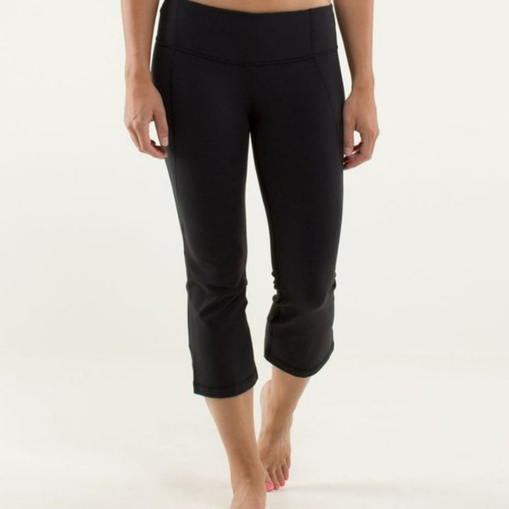 Lululemon black Gather & Crow casual yoga athletic Crop 6